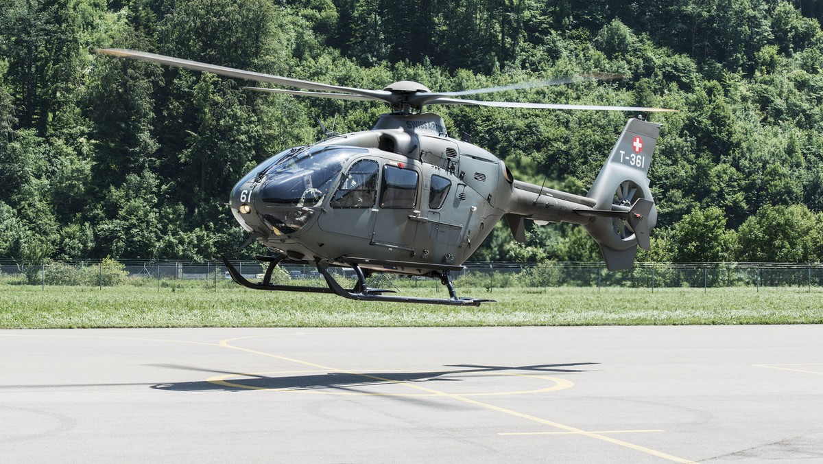 An Eurocopter takes off, pictured on June 18, 2013, at the Swiss military air base Alpnach, canton of Obwalden, Switzerland. The Swiss Armed Forces trains helicopter pilots at this airport. (KEYSTONE/ ...