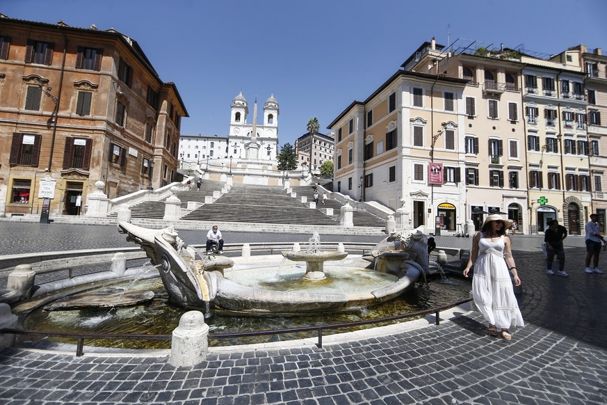 Der Barcaccia Brunnen und die spanische Treppe in Rom: In normalen Jahren tummeln sich hier Touristen.