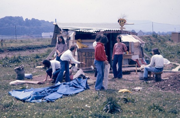 AKW Kaiseraugst: Aktivist/innen beseitigen die letzten Spuren der Besetzung im sogenannten «Besetzerdorf».
https://permalink.nationalmuseum.ch/101325191