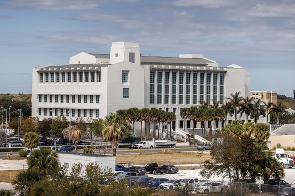 epa12704695 A view of the Alto Lee Adams Sr. US Courthouse as the sentencing hearing of Ryan Routh takes place in Fort Pierce, Florida, USA, 04 February 2026. Routh was convicted in 2025 on multiple c ...