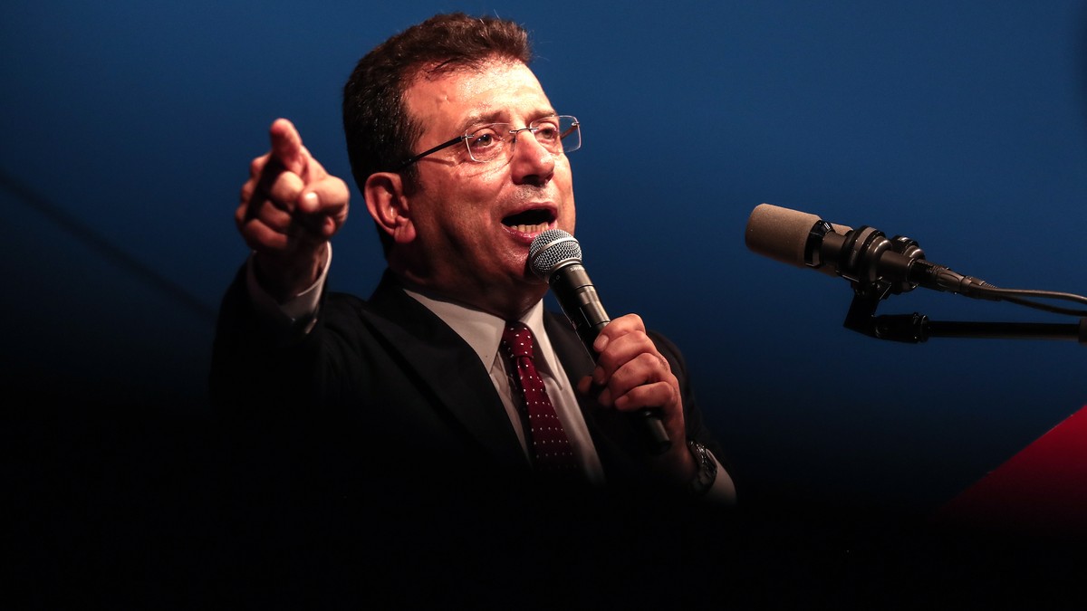 epa10367493 Istanbul's Mayor Ekrem Imamoglu speaks during a rally in front of the Istanbul Municipality, in Istanbul, Turkey, 15 December 2022. Istanbul's Mayor Ekrem Imamoglu, a member of t ...
