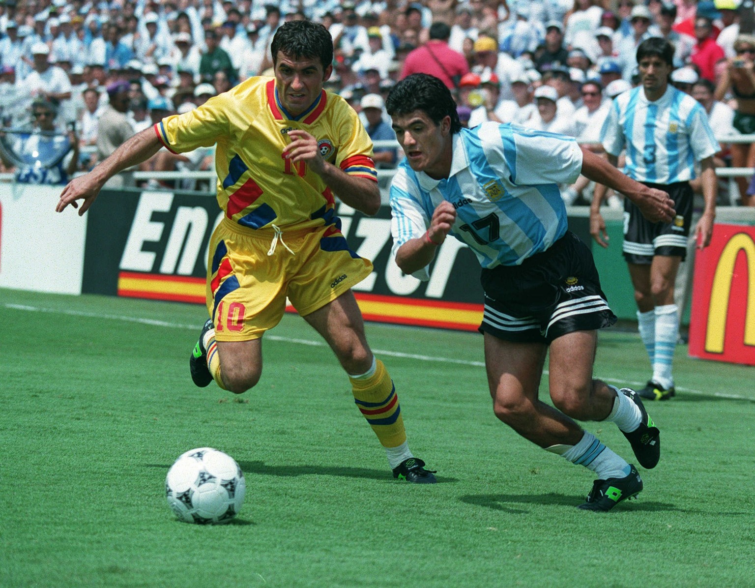 Hagi &amp; Ortega Argentina V Romania 03 July 1994 PUBLICATIONxINxGERxSUIxAUTxONLY Copyright: MaryxEvansxAllstarxStewartxKendall 12102402 editorial use only