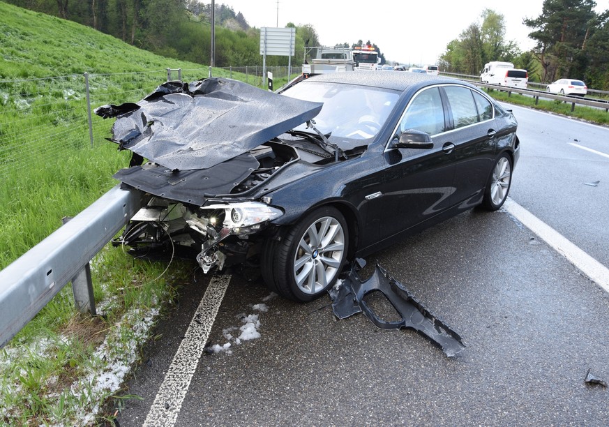HANDOUT --- Am Dienstag, 18. April 2017, kurz vor 7 Uhr, sind auf der Autobahn A1, Fahrtrichtung St.Gallen  St.Margrethen, in Rorschacherberg zehn Fahrzeuge in Kollisionen verwickelt worden. Zur Unfa ...
