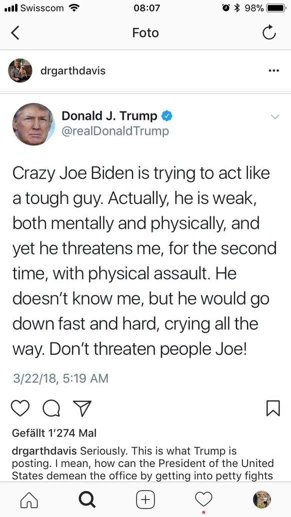 Trump kämpft an 5 Fronten – kann das gut gehen?
Und er trumpelt gemütlich weiter. Dieser Mann ist schwer zu stoppen. 
Ein Tweet wie diesen von einem Präsidenten? Sind wir im Kindergarten? Wie ist die ...