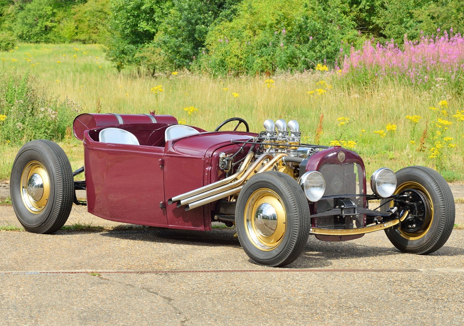 1933 Ford &#039;Lakes Modified Hot-Rod&#039;
Estimate: CHF 27’000 - CHF 38’000
https://cars.bonhams.com/auction/30544/lot/101/1933-ford-lakes-modified-hot-rod-chassis-no-18-403231/#photos