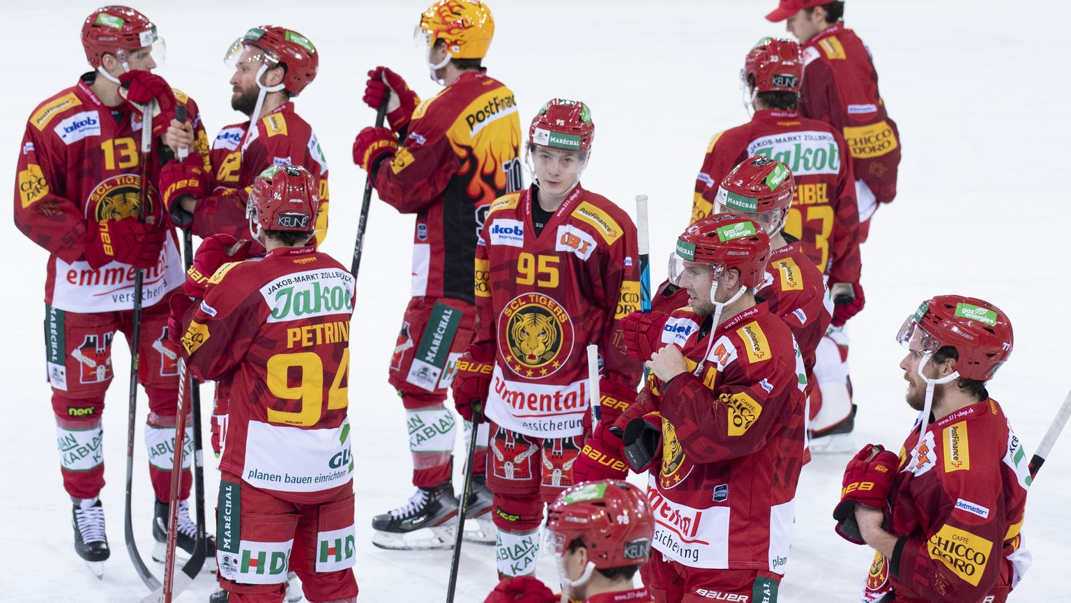 Tigers Spieler geschlagen, nach dem Meisterschaftsspiel der National League zwischen den SCL Tigers und dem HC Lugano, am Dienstag, 9. Februar 2021, im Ilfisstadion in Langnau. (KEYSTONE /Marcel Bieri ...