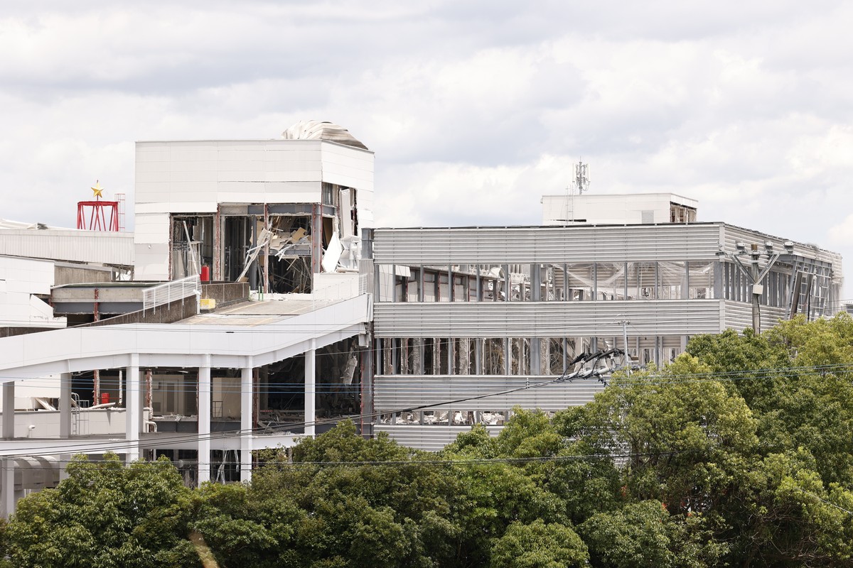 epa13138832 A view of the heavily damaged Aeon Mall Kumamoto building in Kashima, Kumamoto Prefecture, southwestern Japan, 29 July 2026. At least 13 people have died and several were injured after a 7 ...