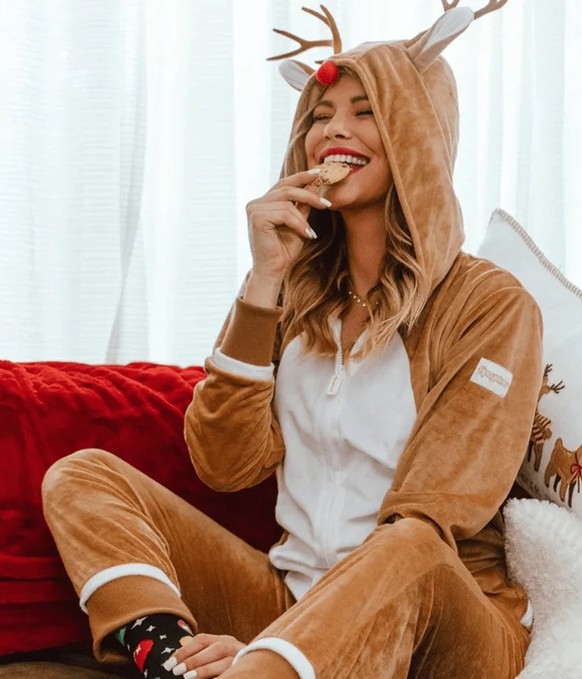 rudolf onesie weihnachtsmode ugly christmas sweater https://www.tipsyelves.com/products/womens-rudolph-jumpsuit