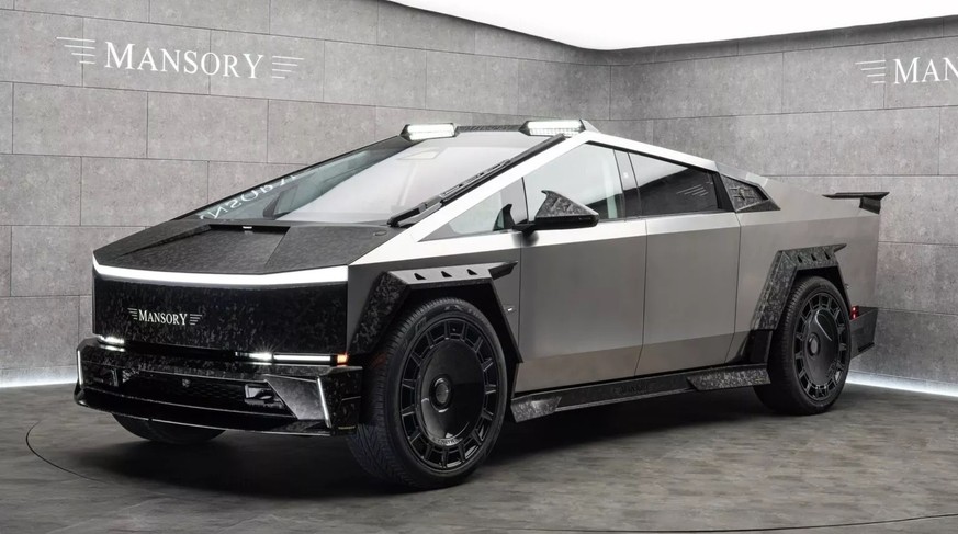 High end tuning from Mansory ... lots of money, minus the taste.
https://www.mansory.com/
