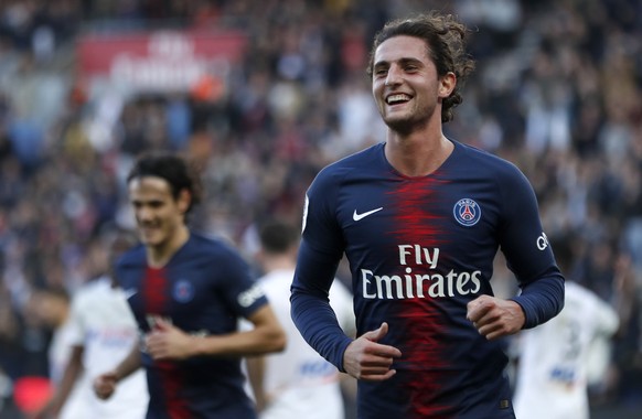 epa07107348 Paris Saint Germain&#039;s Adrien Rabiot celebrates scoring during the French League 1 soccer match between Paris Saint Germain (PSG) and SC Amiens in Paris, France, 20 October 2018. EPA/I ...