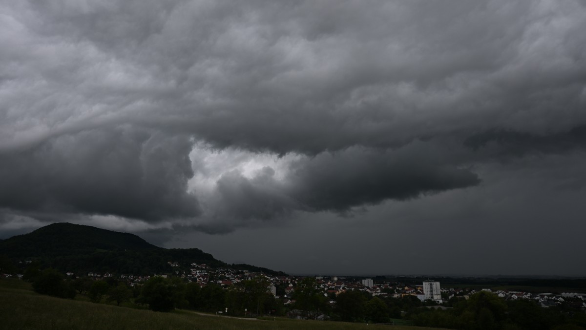 Regen-und-Gewitter-in-weiten-Teilen-der-Schweiz-erwartet
