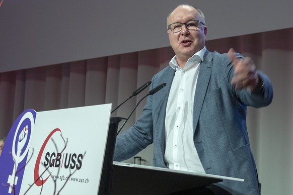 Der neue Praesident des SGB, Pierre-Yves Maillard, nach der Wahl, anlaesslich der SGB Delegiertenversammlung, am Samstag 1. Dezember 2018 in Bern. (KEYSTONE/Marcel Bieri)