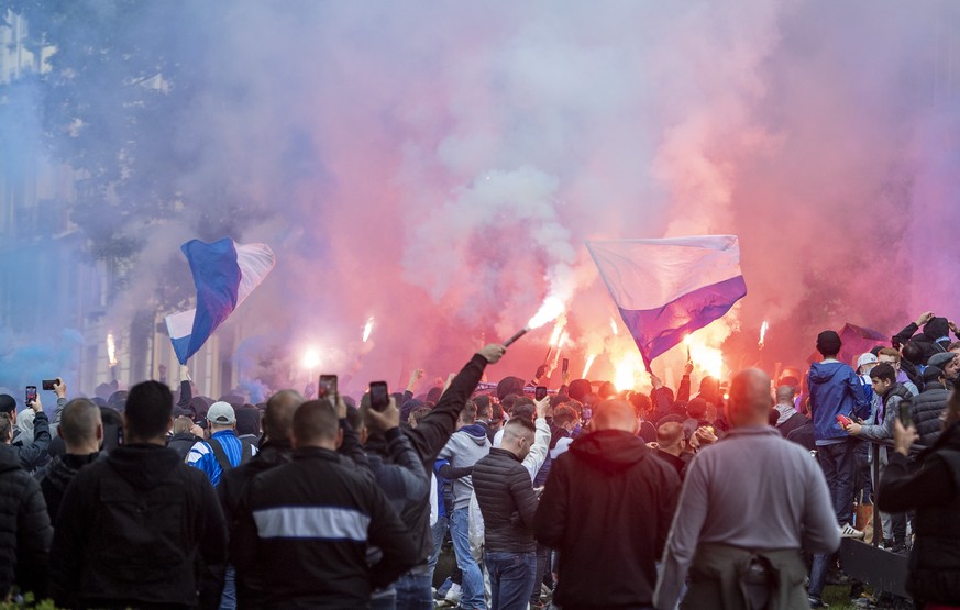 Fans des FC Luzern feiern den Sieg nach dem Cup Finalspiel im Voegeligaertli Park in Luzern anlaesslich des Schweizer Cup Finals zwischen dem FC Luzern und dem FC St. Gallen, am Montag, 24. Mai 2021.  ...