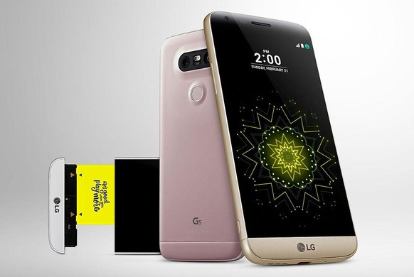 Das LG G5 von 2016 war nicht nur modular, sondern hatte auch eine zweite Linse verbaut. Diese erlaubte Fotos mit einem Aufnahmewinkel von 135 Grad.