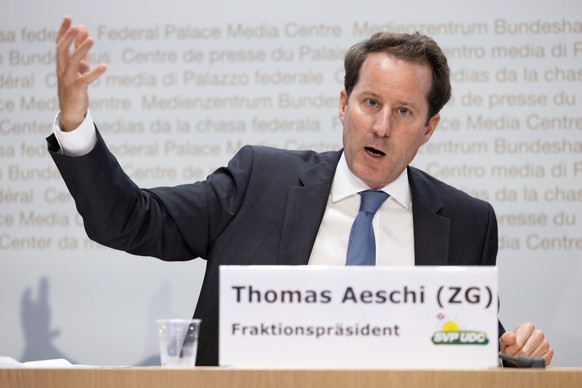 Thomas Aeschi, Nationalrat SVP-ZG und Fraktionspraesident SVP, spricht waehrend einer Medienkonferenz der SVP zur Energieversorgung der Schweiz, am Donnerstag, 21. Juli 2022 in Bern. (KEYSTONE/Peter K ...