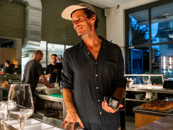 Jonas Müller in der WIM Bakery in Zürich