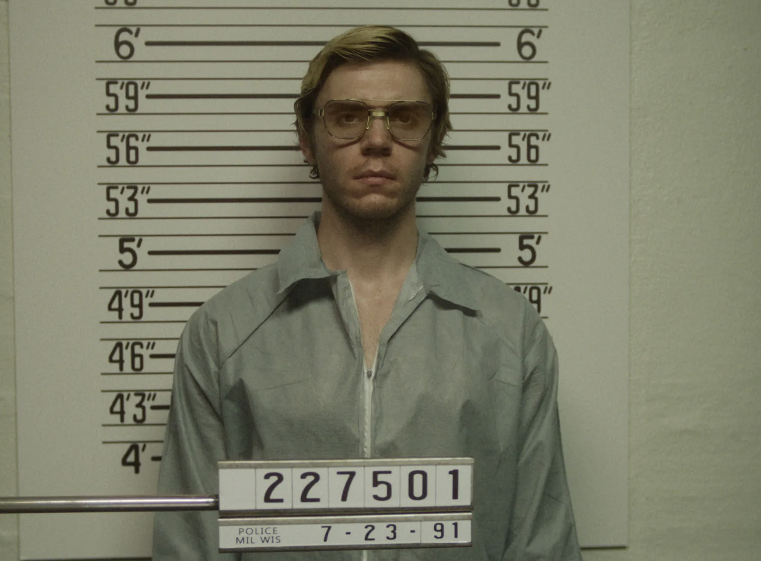 Schauspieler Evan Peters als Jeffrey Dahmer in «Dahmer – Monster: Die Geschichte von Jeffrey Dahmer».