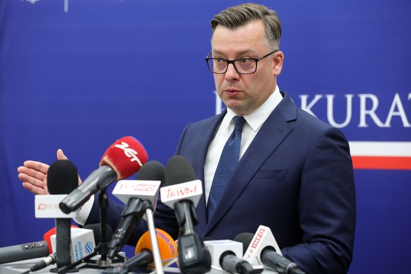 epa11480097 Spokesman for the National Prosecutor&#039;s Office, Przemyslaw Nowak, addresses a press conference in Warsaw, Poland, 15 July 2024. The Internal Security Agency detained MP Marcin Romanow ...