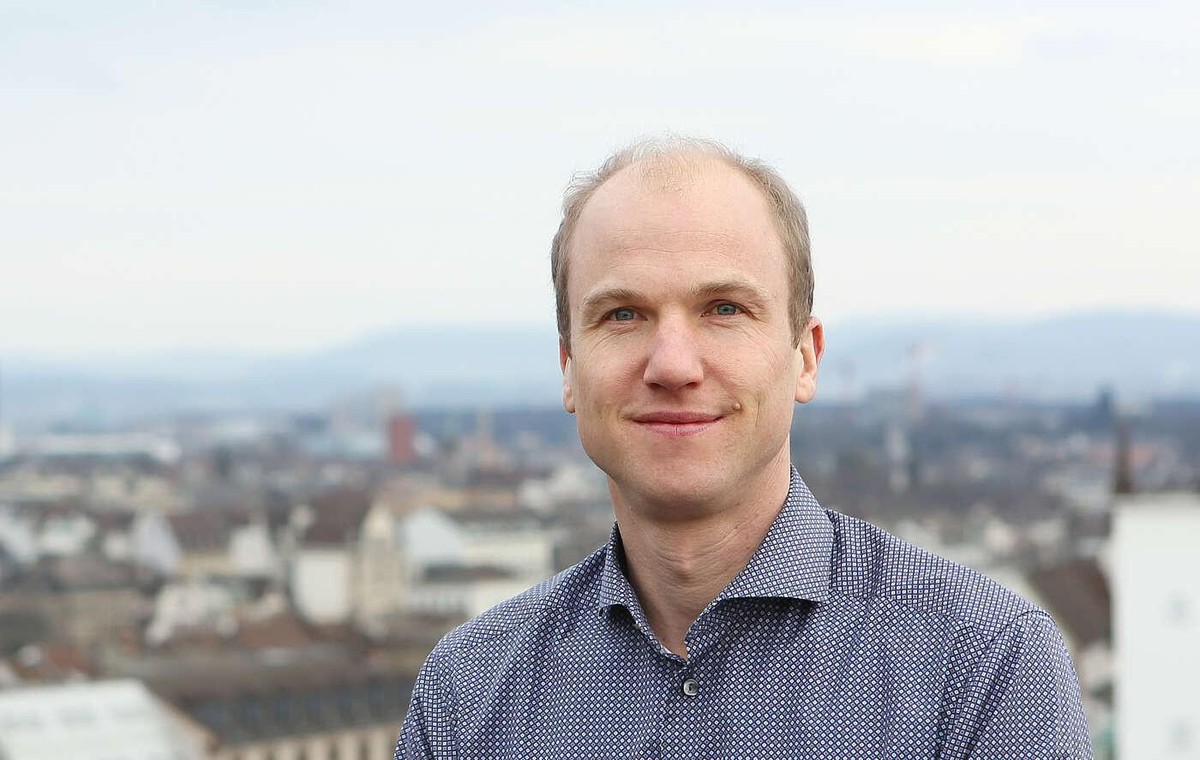 Richard Neher, Leiter der Forschungsgruppe «Evolution von Viren und Bakterien» an der Universität Basel
