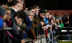 Grossandrang im Niedermatten: Das Stadion in Wohlen war beim Besuch des Meisters ausverkauft.