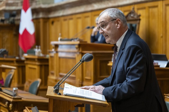 Bundesrat Guy Parmelin spricht im Nationalrat an der Wintersession der Eidgenoessischen Raete, am Montag, 18. Dezember 2023, in Bern. (KEYSTONE/Peter Schneider)