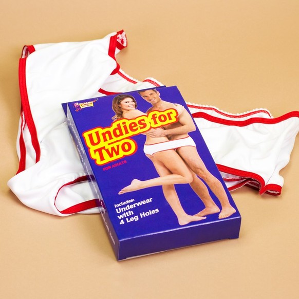 https://www.firebox.com/Undies-for-Two/p7515?aff=1967

Unterhosen für zwei