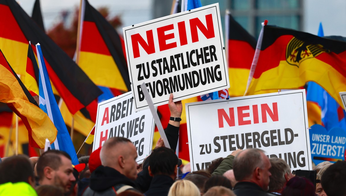 Le parti d'extrême droite AfD gagne du terrain en Allemagne