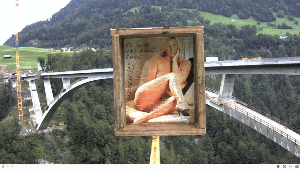 Die Taminabrücke (unter dem Schulterblatt) bei Bad Ragaz im Kanton St. Gallen.