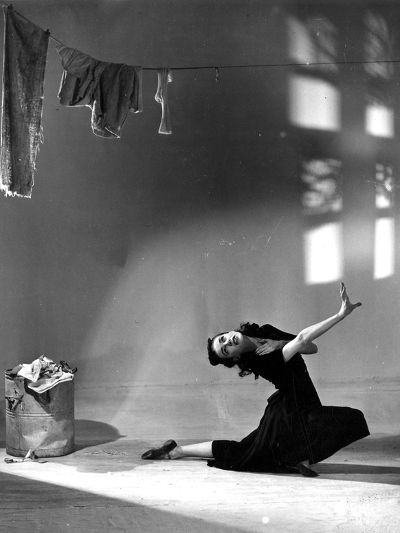 Pauline Clayden of Sadler worlds in Miracle in the Gorbals . Dancing , ballet , Cos , Sadler s Wells ., Copyright: Topfoto PUBLICATIONxINxGERxSUIxAUTxONLY !ACHTUNG AUFNAHMEDATUM GESCH�TZT! UnitedArchi ...