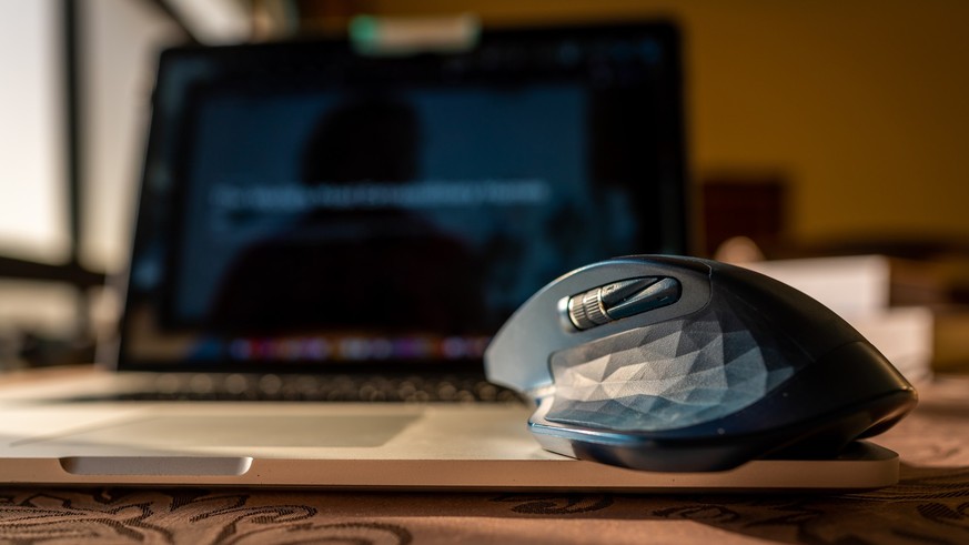 Logitech MX Master Mouse, professional computer mouse for editing and gaming | Product photography
