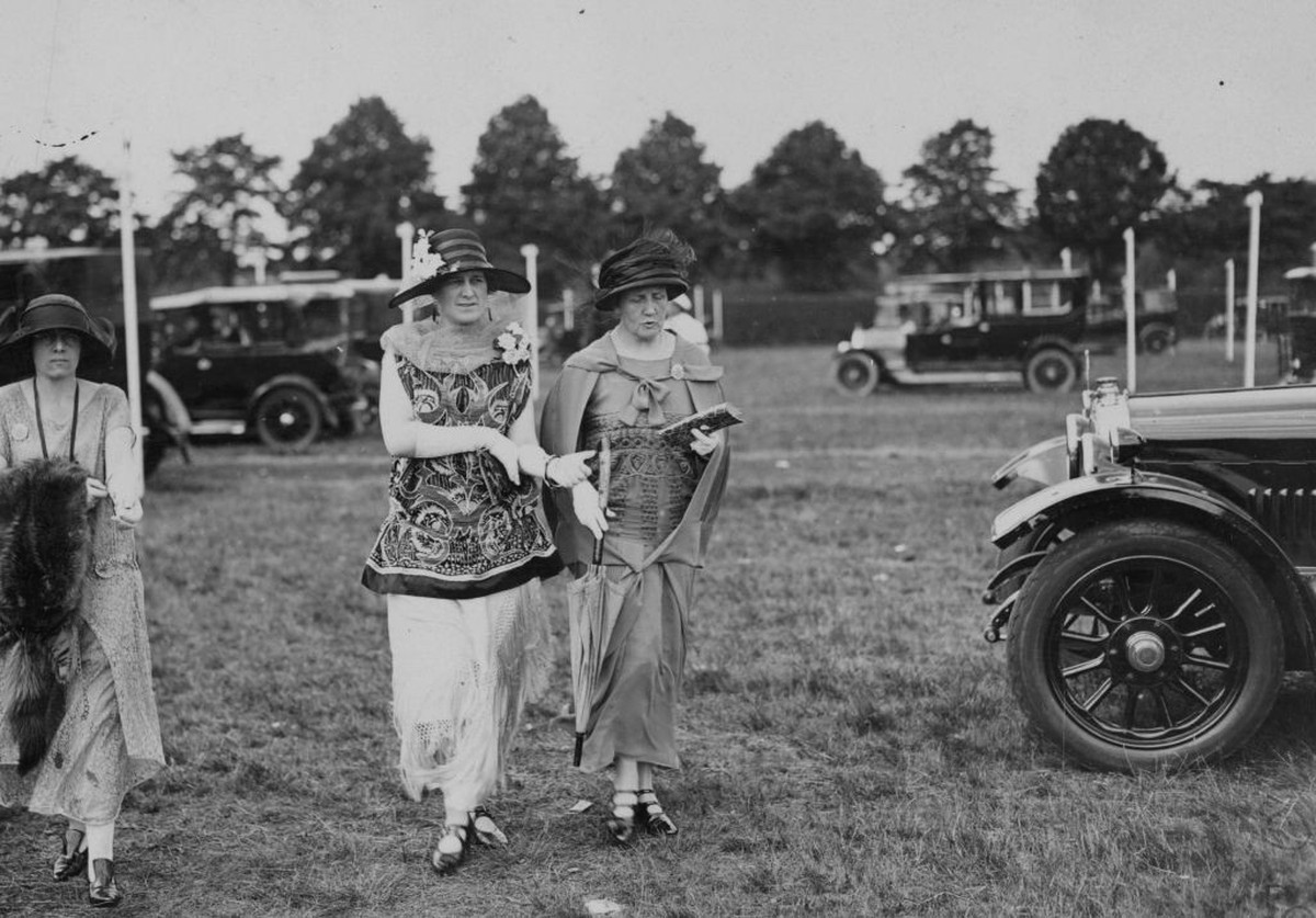 June 1924: Spectators at Ascot. (Photo by Topical Press Agency/Getty Images)
