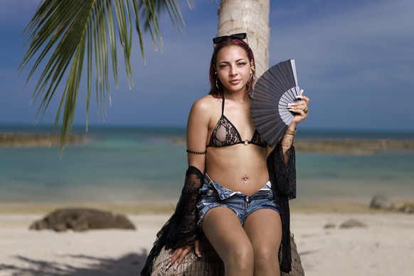 Die Bachelor-Kandidatinnen 2025: Chiara im Bikini.