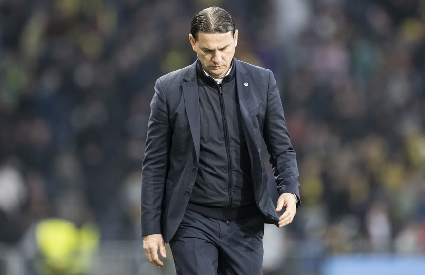 Trainer Gerardo Seoane (YB) verlaesst das Feld nach der Niederlage im Fussball Meisterschaftsspiel der Super League zwischen dem BSC Young Boys, YB, und dem FC Thun, FCT, vom Sonntag, 8. Maerz 2026 im ...