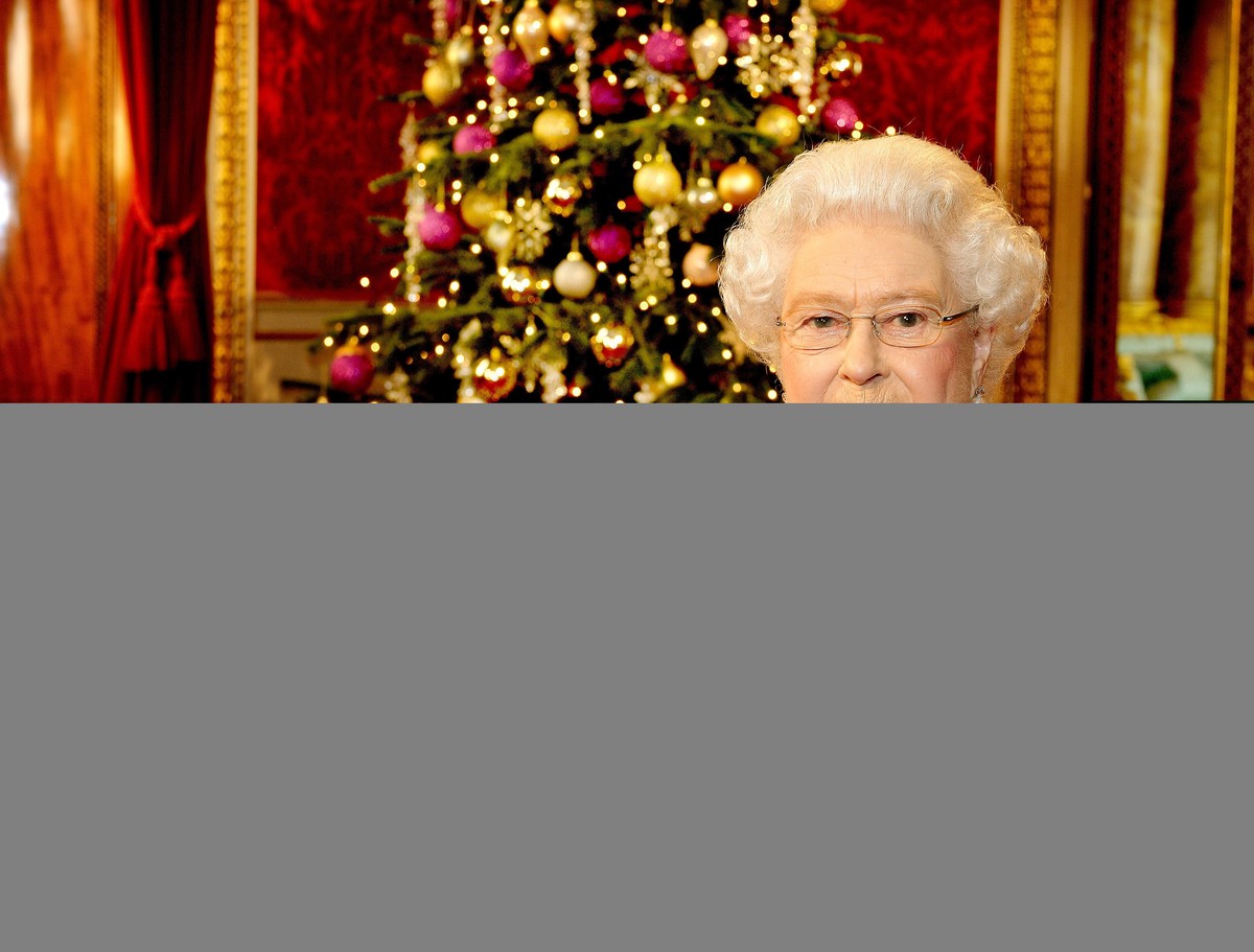 LONDON - DECEMBER 10: Britain's Queen Elizabeth II poses in the State Dining Room of Buckingham Palace after recording her Christmas Day television broadcast to the Commonwealth on December 10, 2 ...