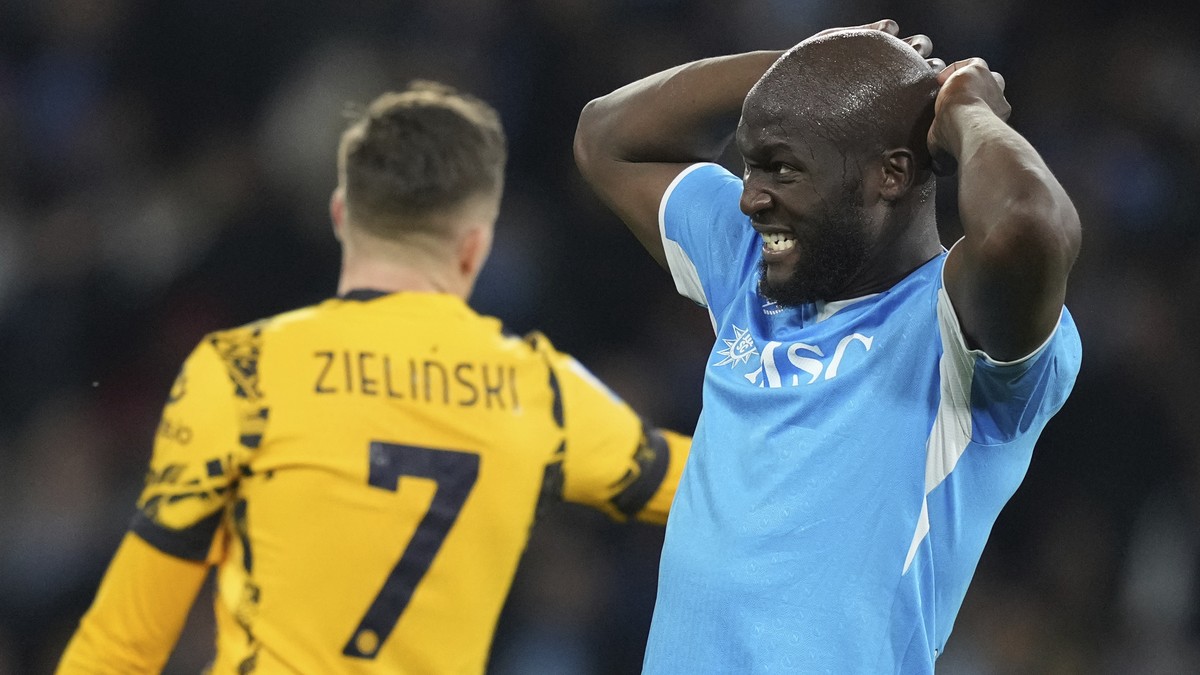 Napoli's Romelu Lukaku reacts during the Serie A soccer match between Napoli and Inter Milan at the the Diego Armando Maradona stadium in Naples, Italy, Saturday March 1, 2025. (Alfredo Falcone/L ...