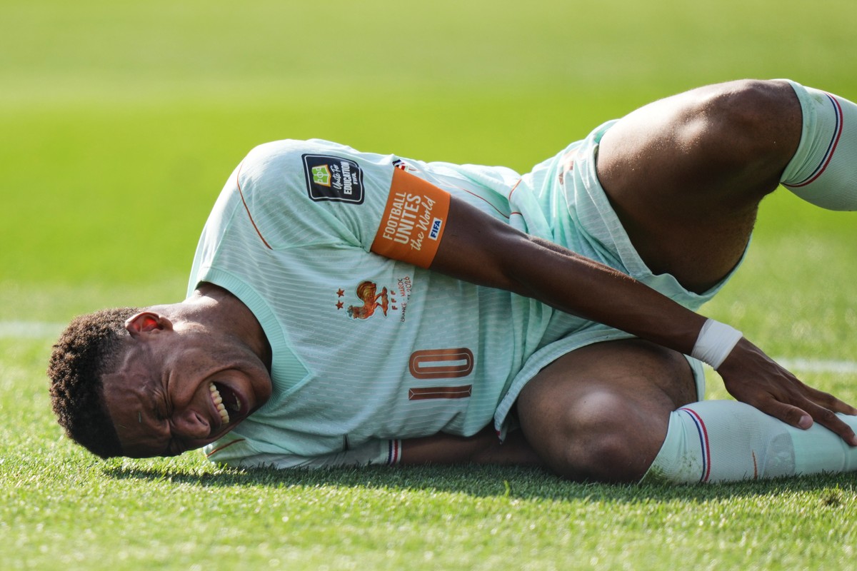 France's Kylian Mbappe (10) reacts to being tripped during the World Cup quarterfinal soccer match between France and Morocco in Foxborough, Mass., near Boston, Thursday, July 9, 2026. (AP Photo/ ...