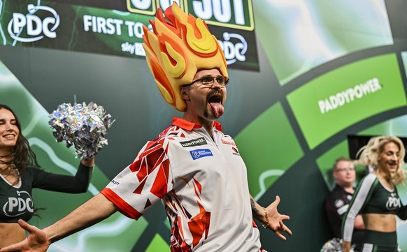 Sport Themen der Woche KW51 Sport Bilder des Tages 21st December 2024, Alexandra Palace, London, England 2024/25 PDC Paddy Power World Darts Championships Day 7 Damon Heta arrives on stage PUBLICATION ...