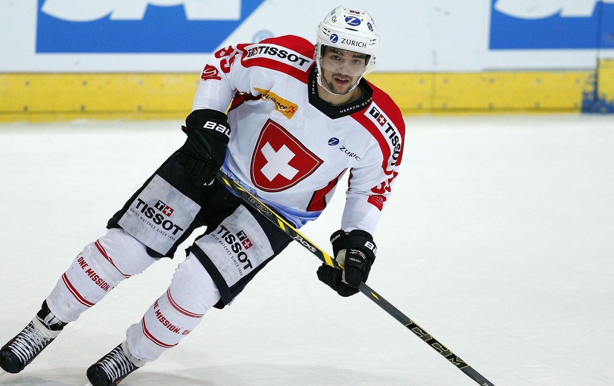 ARCHIV - ZUR SELEKTION DER SCHWEIZER EISHOCKEY-NATIONALTEAMS FUER DIE OLYMPISCHEN WINTERSPIELE IN PYEONGCHANG, SUEDKOREA, STELLEN WIR IHNEN FOLGENDES BILDMATERIAL ZUR VERFUEGUNG  Cody Almond of Switz ...