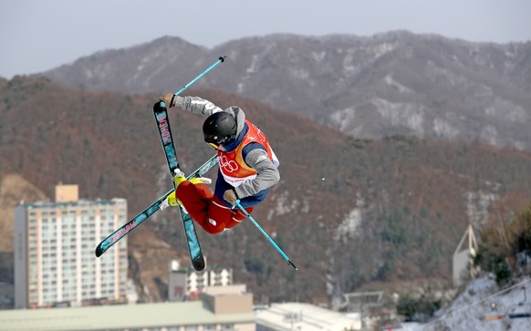 epa06544784 David Wise of the USA in action during the Men's Freestyle Skiing Ski Halfpipe Qualifications at the Bokwang Phoenix Park during the PyeongChang 2018 Olympic Games, South Korea, 20 February 2018.  EPA/FAZRY ISMAIL