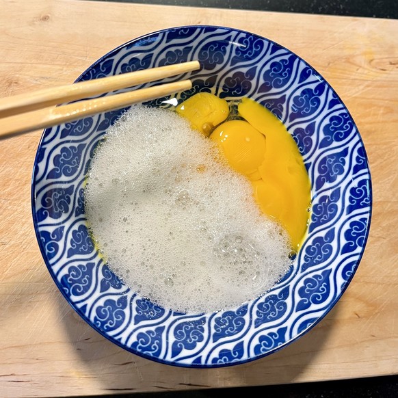 Cantonese scrambled eggs - kantonesische Rühreier. Ein Selbstversuch.