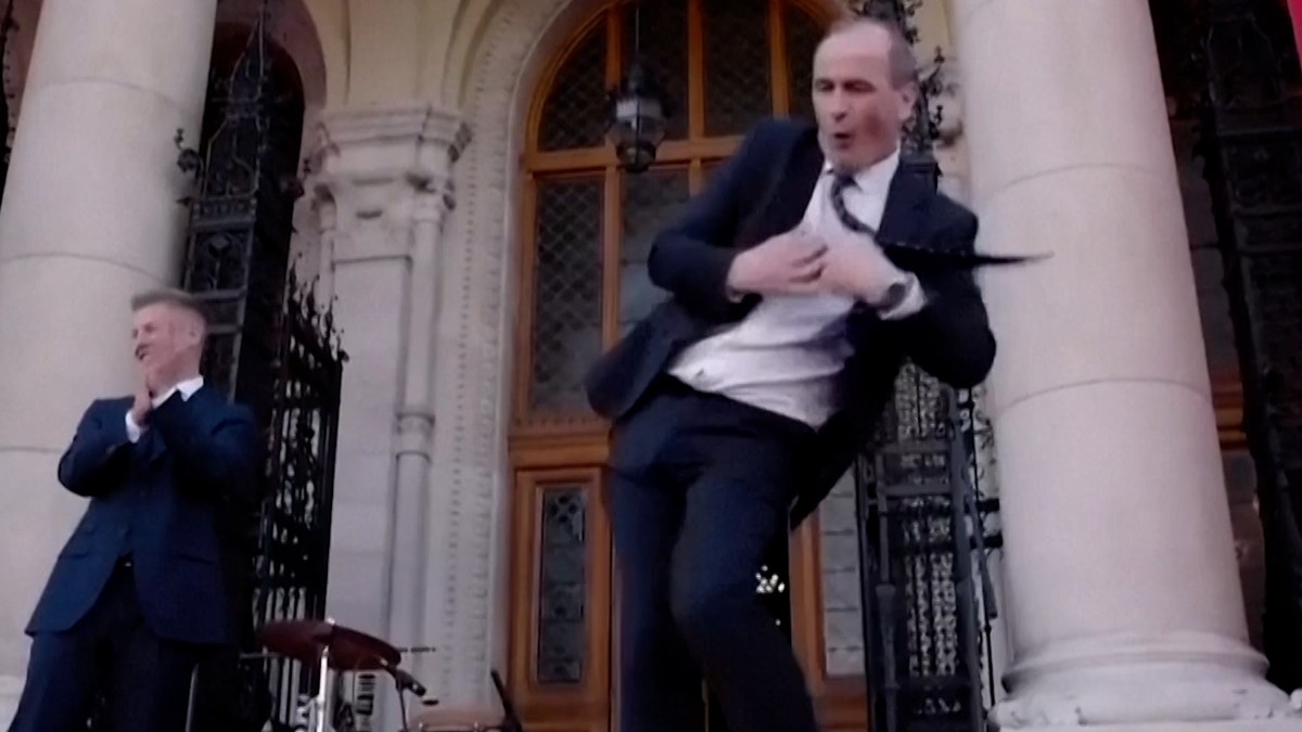 Shake it like Zsolt: Zukünftiger ungarischer Minister begeistert erneut mit Tanzeinlage