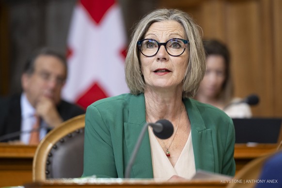 Staenderaetin Maya Graf, GP-BL, spricht waehrend der Debatte '25. 068 BRG. Jederzeit Strom fuer alle (Blackout stoppen). Volksinitiative und indirekter Gegenentwurf', waehrend der Sommersess ...