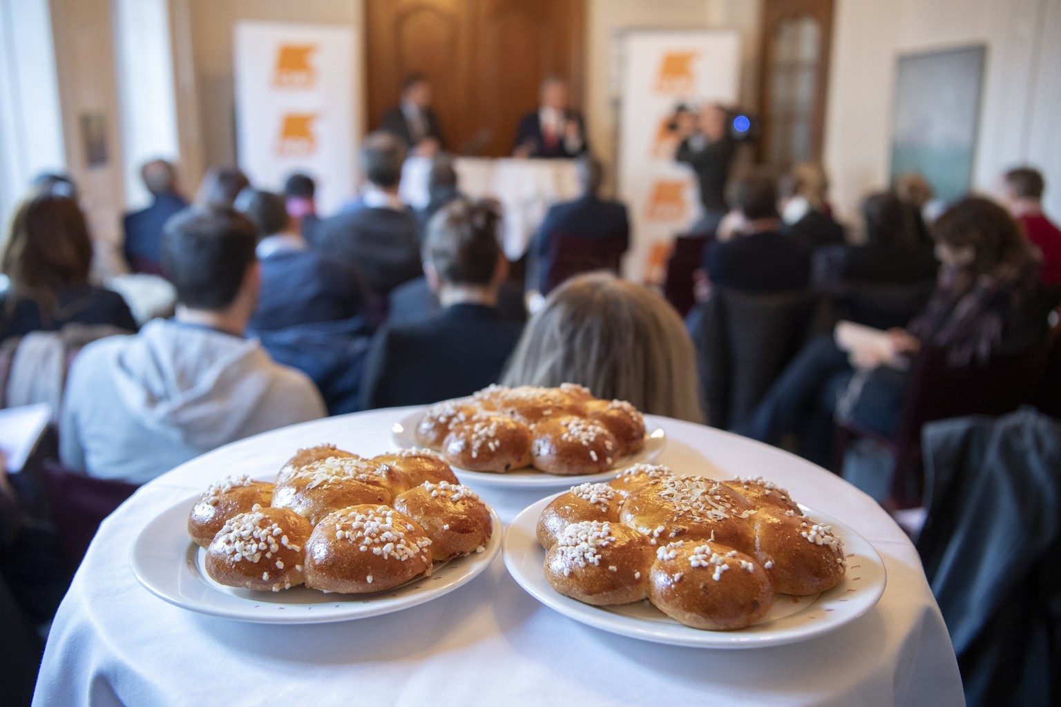 Drei Dreikoenigskuchen fotografiert beim Dreikoenigsgespraech der CVP, am Freitag, 4. Januar 2019 in Bern. (KEYSTONE/Anthony Anex)