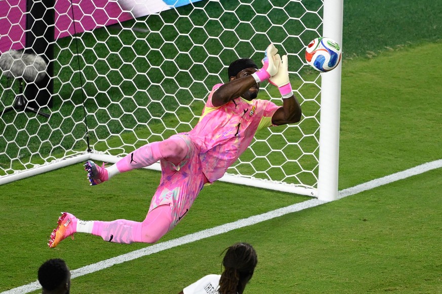 Ghana goalkeeper Lawrence Ati-Zigi (1) makes a save during the World Cup round of 32 soccer match between Colombia and Ghana in Kansas City, Mo., Friday, July 3, 2026. (AP Photo/Reed Hoffmann)
Lawrenc ...