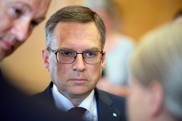 - Linz Ober�sterreich 04.05.2026 - Urteil W�ginger Prozess - Heute ging im Landesgericht Linz der Prozess gegen den �VP Klubobmann mit der Urteilsverk�ndung zu Ende. W�ginger und zwei weitere angeklag ...