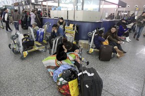 Gestrandete Passagiere im Xinzheng International Airport