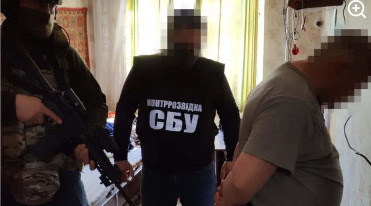 Arrestation d'un présumé espion ukrainien travaillant pour les Russes. Photo des services secrets ukrainiens.