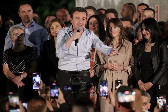 epa13023455 Acting Prime Minister of Kosovo and leader of Vetevendosje (LVV) party Albin Kurti celebrates with supporters in Pristina, Kosovo, 07 June 2026. Early projections indicate a victory for Pr ...