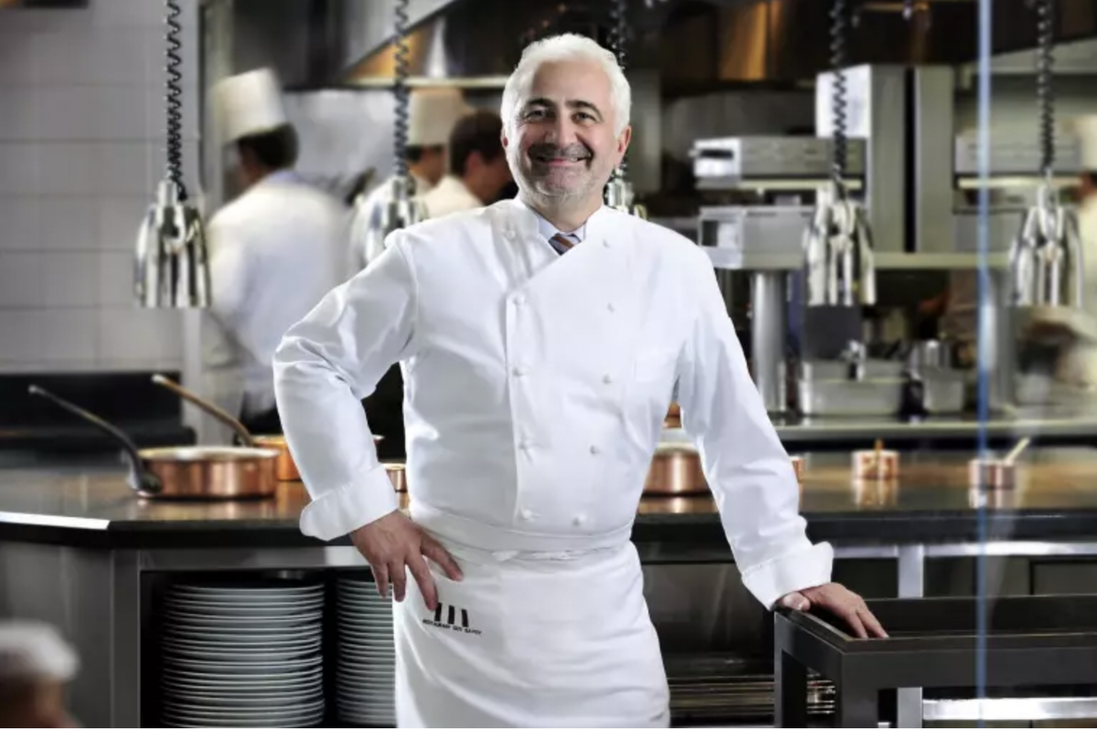 Guy Savoy est considéré comme l'un plus grands cuisiniers du monde.