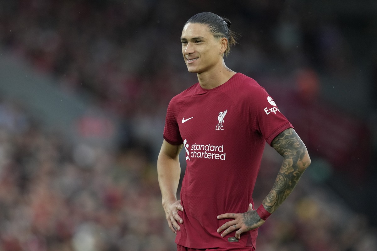 epa10123051 Liverpool's Darwin Nunez smiles during the English Premier League soccer match between Liverpool FC and Crystal Palace in Liverpool, Britain, 15 August 2022. EPA/ANDREW YATES EDITORIA ...